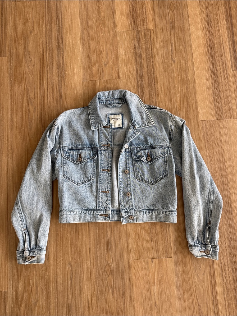 Abercrombie & Fitch Women’s Light Blue Cropped Denim Jacket
